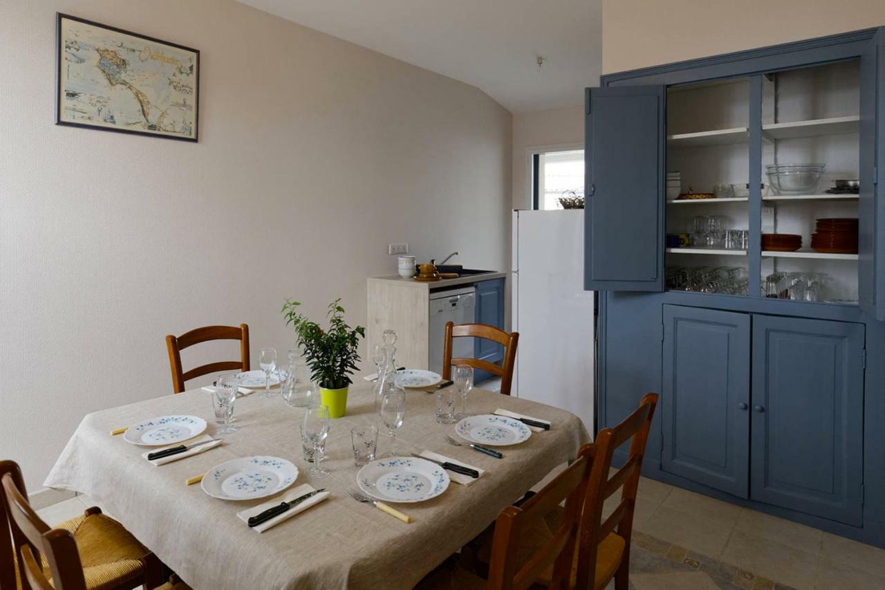Le Cachet D'Une Maison De Centre-Bourg A Beauvoir-Sur-Mer Exterior photo