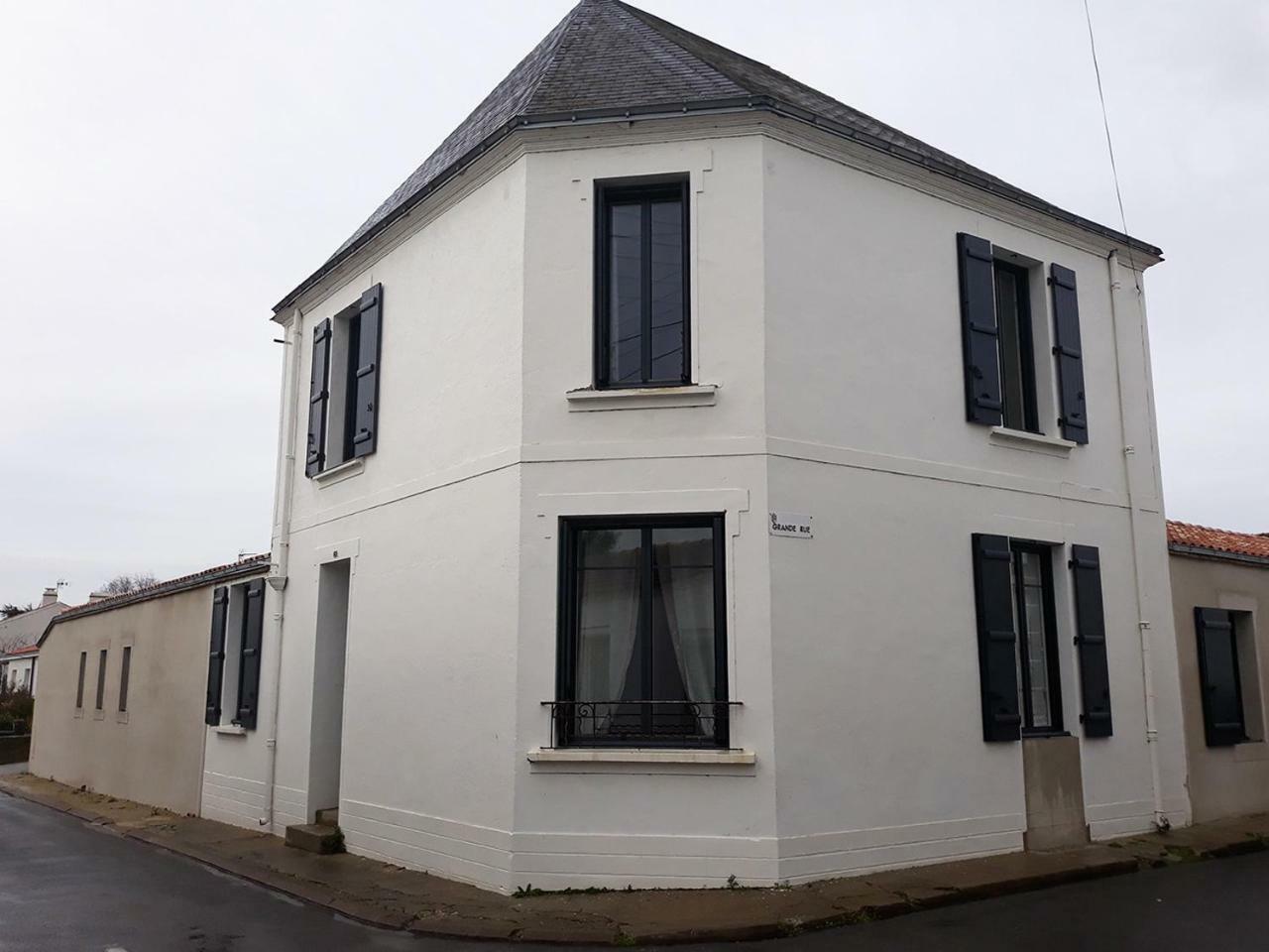 Le Cachet D'Une Maison De Centre-Bourg A Beauvoir-Sur-Mer Exterior photo